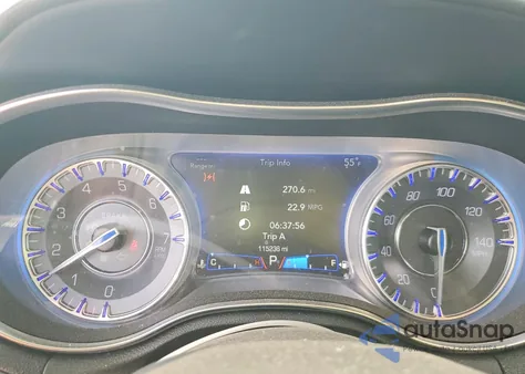 2018 Chrysler 300 Limited z USA, uszkodzony, nr VIN 2C3CCAKG6JH165248